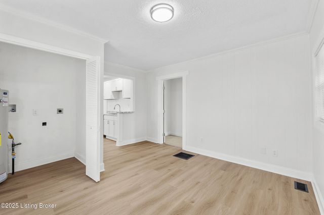 5106 Laughlin Ave, Louisville, KY 40214