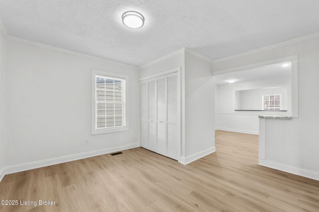 5106 Laughlin Ave, Louisville, KY 40214