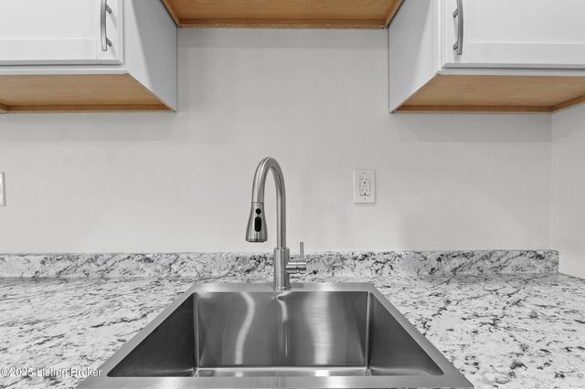 5106 Laughlin Ave, Louisville, KY 40214