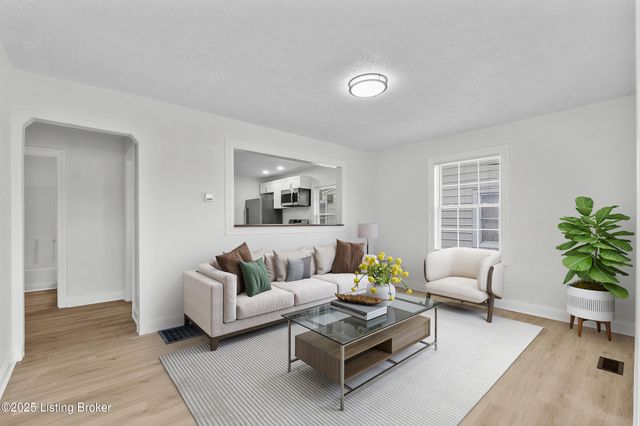 5106 Laughlin Ave, Louisville, KY 40214