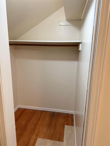 205 Narcissus Street, Lake Jackson, TX 77566