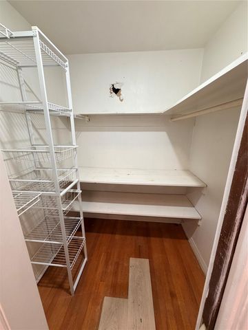 205 Narcissus Street, Lake Jackson, TX 77566