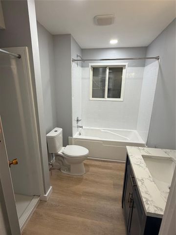 205 Narcissus Street, Lake Jackson, TX 77566