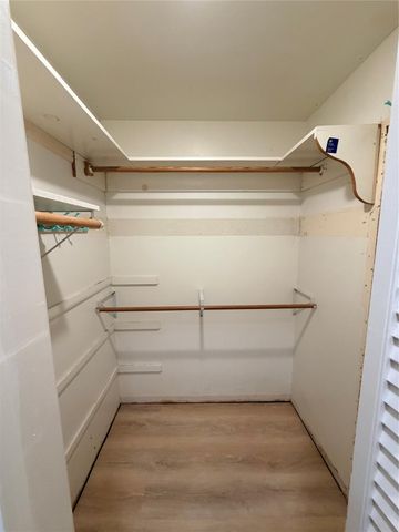 205 Narcissus Street, Lake Jackson, TX 77566