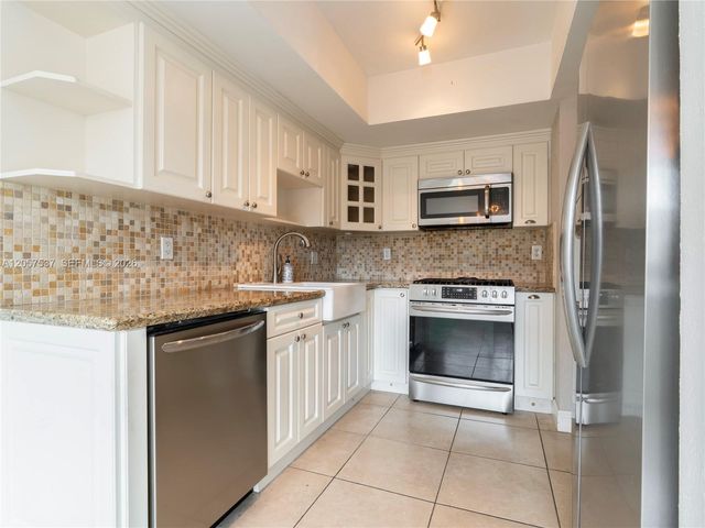 11549 SW 109th Road 27D, Miami, FL 33176