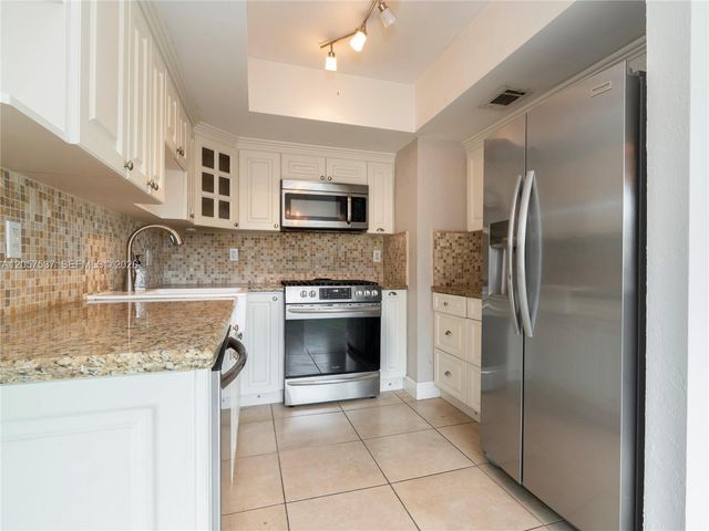 11549 SW 109th Road 27D, Miami, FL 33176