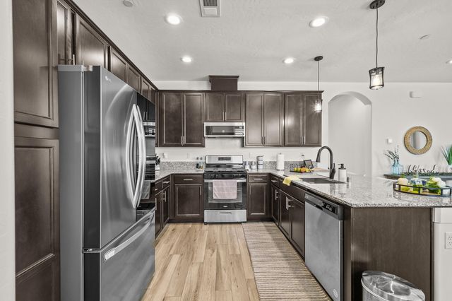 3126 Dorset Street, Tulare, CA 93274
