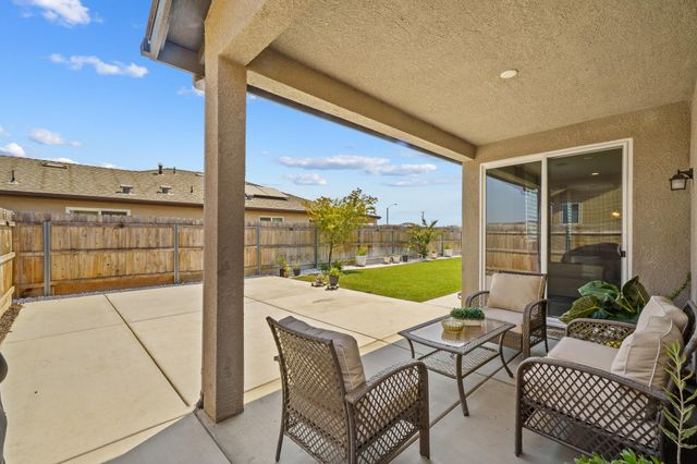 3126 Dorset Street, Tulare, CA 93274