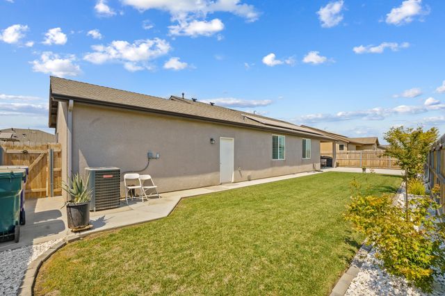 3126 Dorset Street, Tulare, CA 93274