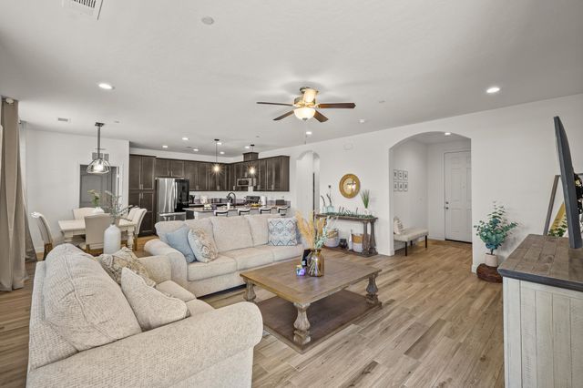 3126 Dorset Street, Tulare, CA 93274