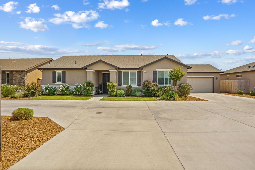 3126 Dorset Street, Tulare, CA 93274