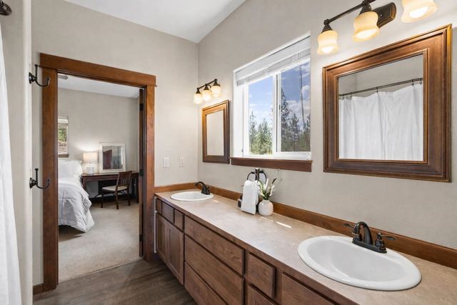 21413 W South Bank Rd, Nine Mile Falls, WA 99026