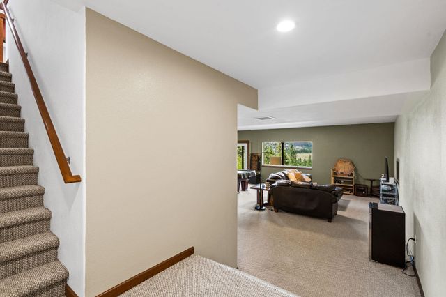 21413 W South Bank Rd, Nine Mile Falls, WA 99026