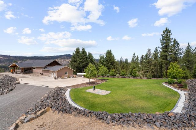 21413 W South Bank Rd, Nine Mile Falls, WA 99026