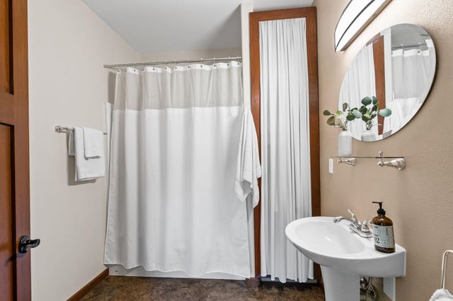 21413 W South Bank Rd, Nine Mile Falls, WA 99026