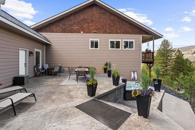 21413 W South Bank Rd, Nine Mile Falls, WA 99026