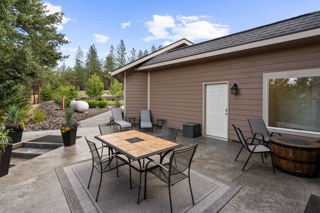 21413 W South Bank Rd, Nine Mile Falls, WA 99026