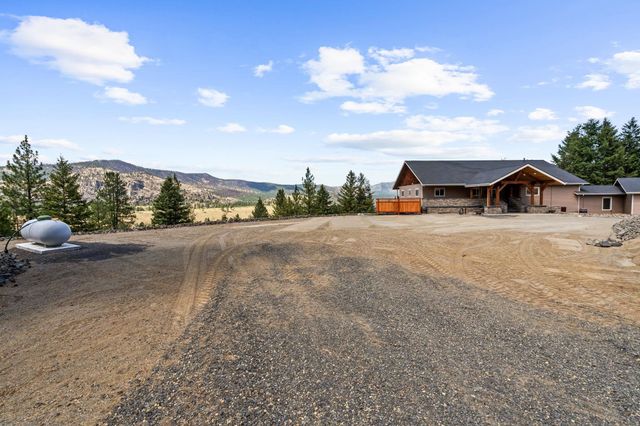 21413 W South Bank Rd, Nine Mile Falls, WA 99026