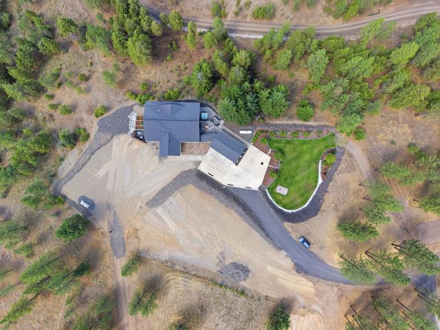 21413 W South Bank Rd, Nine Mile Falls, WA 99026