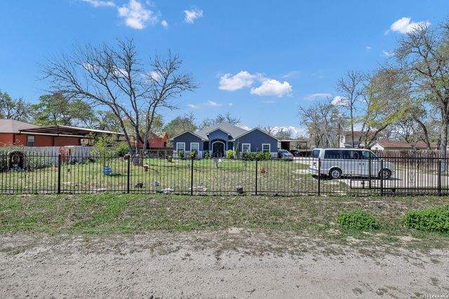 23007 Dream, Elmendorf, TX 78112