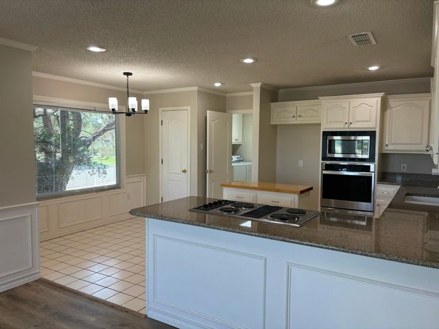 3 N Rim Road, Ransom Canyon, TX 79366