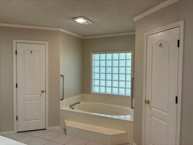 3 N Rim Road, Ransom Canyon, TX 79366