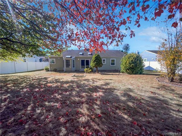 11 Frost Valley Drive, East Patchogue, NY 11772