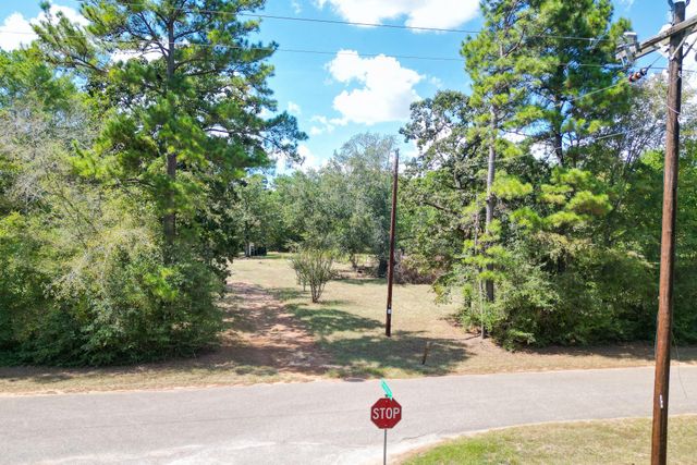 7 Pine Trail, Magnolia, TX 77355