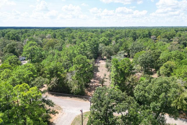 7 Pine Trail, Magnolia, TX 77355