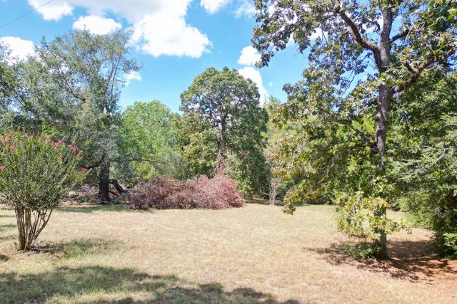 7 Pine Trail, Magnolia, TX 77355