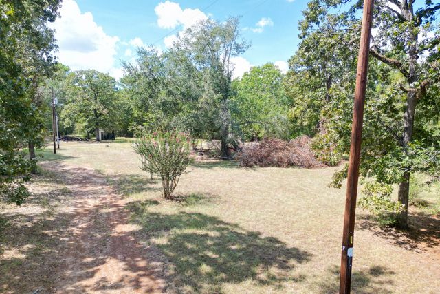 7 Pine Trail, Magnolia, TX 77355