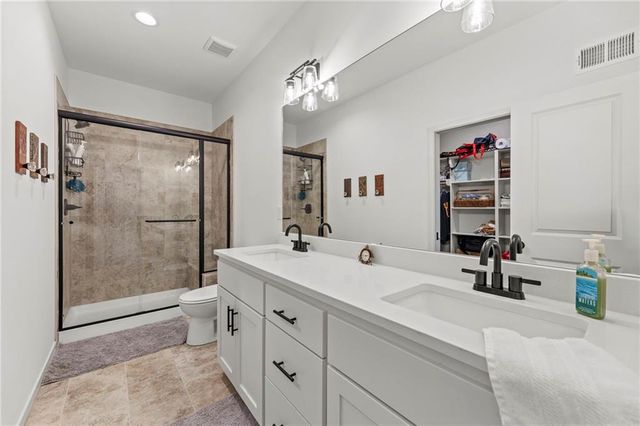1128 S 12th Terrace, Louisburg, KS 66053