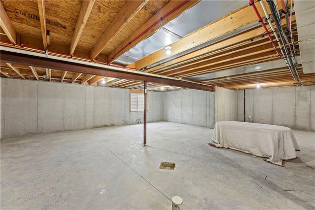 1128 S 12th Terrace, Louisburg, KS 66053