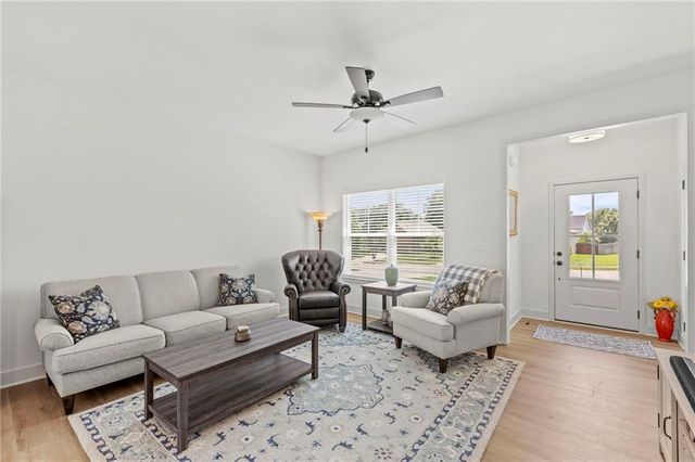 1128 S 12th Terrace, Louisburg, KS 66053