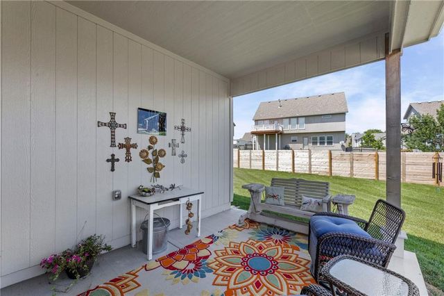 1128 S 12th Terrace, Louisburg, KS 66053
