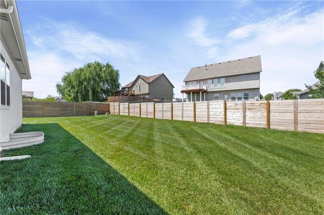 1128 S 12th Terrace, Louisburg, KS 66053
