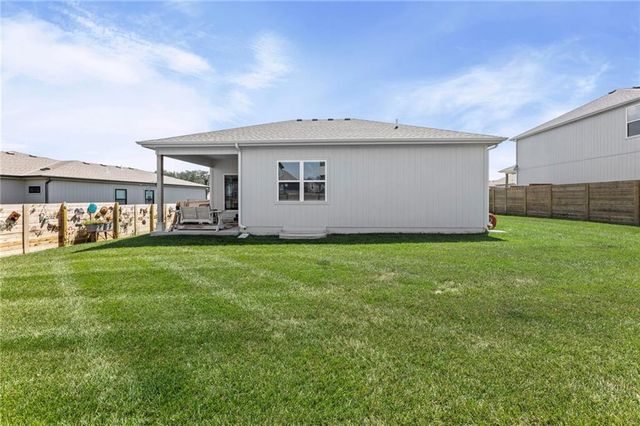 1128 S 12th Terrace, Louisburg, KS 66053