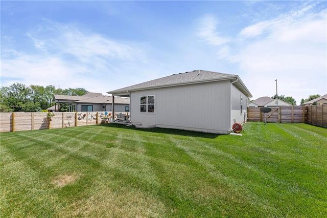 1128 S 12th Terrace, Louisburg, KS 66053