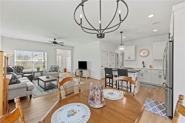 1128 S 12th Terrace, Louisburg, KS 66053