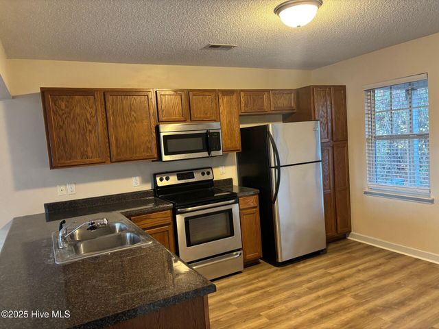 300 Burley Drive 8, Hubert, NC 28539