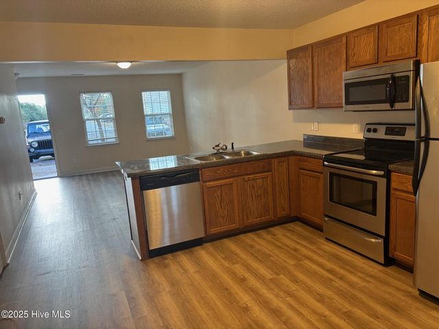 300 Burley Drive 8, Hubert, NC 28539