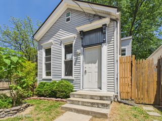 925 Schiller Ct, Louisville, KY 40204