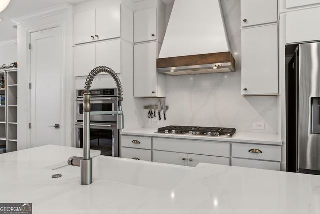 6589 Beacon Drive, Sandy Springs, GA 30328