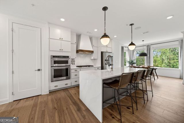 6589 Beacon Drive, Sandy Springs, GA 30328