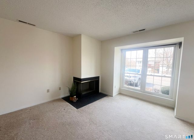 78 Rockledge Loop 78, Torrington, CT 06790