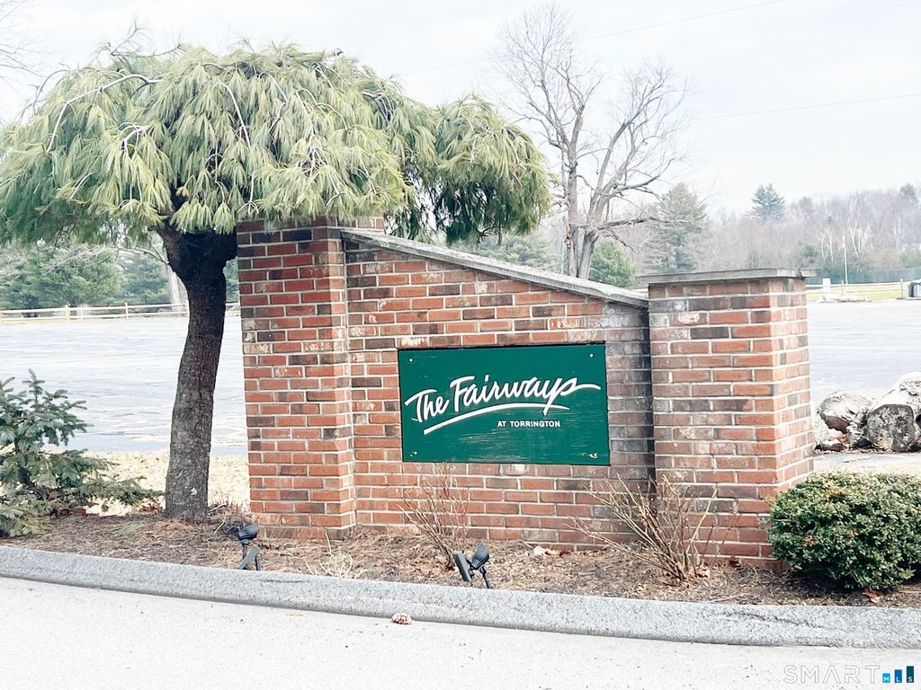 78 Rockledge Loop 78, Torrington, CT 06790