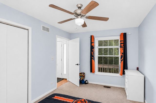 246 Red Hawk Road, Hampshire, IL 60140