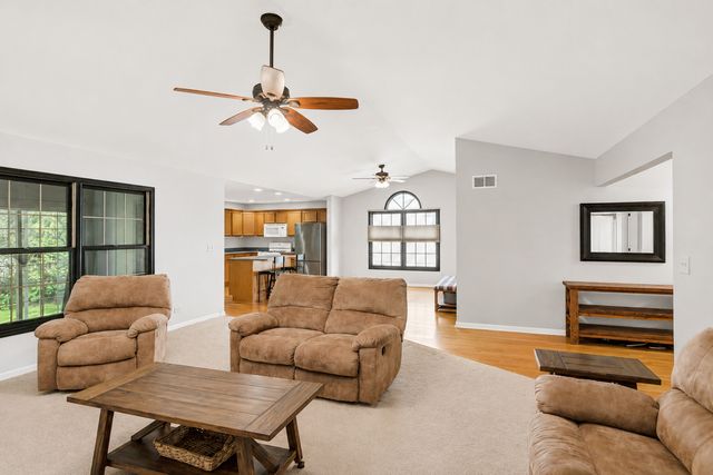 246 Red Hawk Road, Hampshire, IL 60140