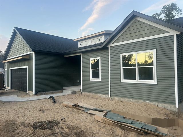 6226 English Avenue, Comstock Park, MI 49321