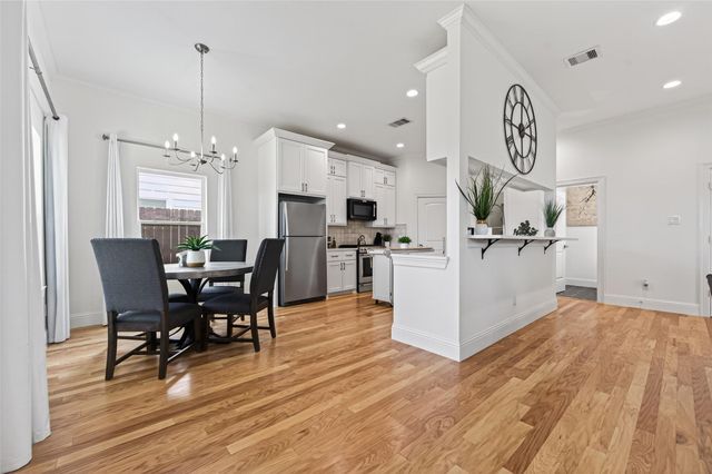 2207 Silverbonnet Street, Houston, TX 77055